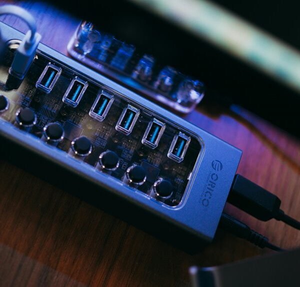 Creative Digital Hub 982650030 Web Suite